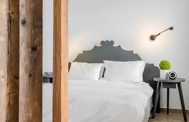 Honeymoon, Suite, Queen Bed, Caldera View, Hot Tub، Santorini Secret Suites and Spa - Adults Only 3/8