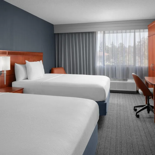 غرفة بسريرين كوين بشرفة، Courtyard by Marriott San Diego - Rancho Bernardo 3/10