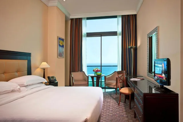 Studio, Single, Partial Sea View, Raouche Arjaan By Rotana Beirut 1/2