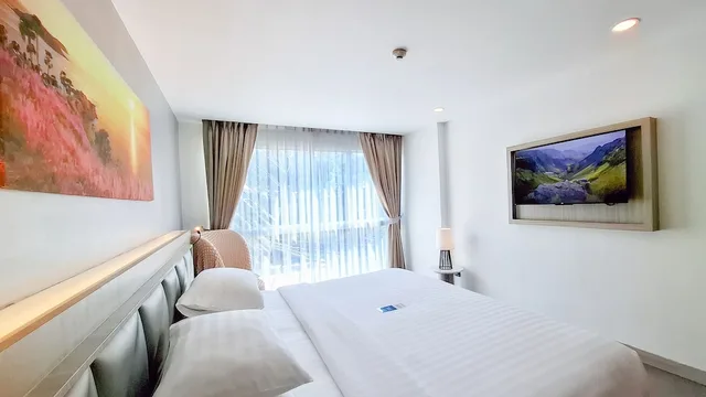 غرفة بريميوم سوبيريور بسرير كينج بإطلالة على الجبل، Clarian Hotel Beach Patong 3/10