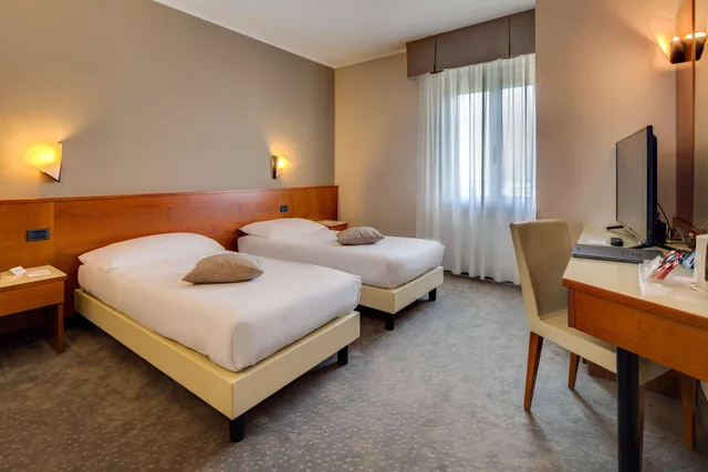 غرفة قياسية بسرير مزدوج، Best Western Hotel Turismo 3/5