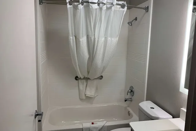 غرفة بسريرين كوين، Microtel Inn & Suites by Wyndham Charlotte Airport 4/4