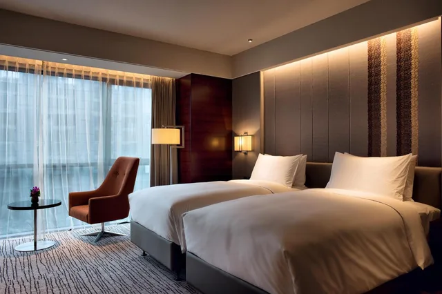 Premier, Single Bed, Amara Shanghai 2/10