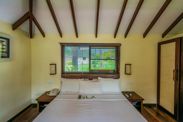 Island, Bure, 1 King and 1 Single Beds، Mana Island Resort 1/5