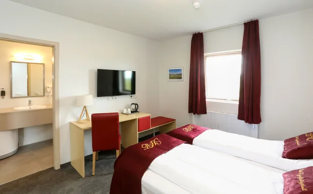 Standard, Double Bed, Hellisholar Hotel Eyjafjallajokull 2/8