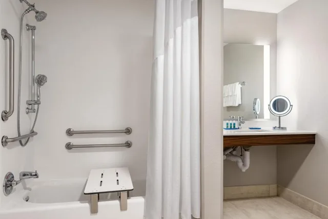 Room, 2 Queen Beds, Accessible, Holiday Inn Express Suites West Des Moines Jordan Creek 3/3