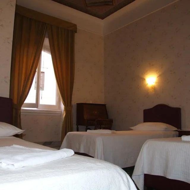غرفة رباعية بحمام مشترك، Hotel Texas 4/5