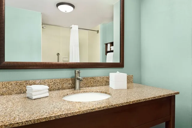Standard, 2 Queen Beds, Ocean Front, Sofa، Hampton Inn & Suites Outer Banks Corolla 3/3