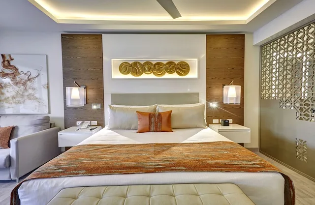 Junior Suite, Luxury, King Bed, Sofa, Royalton Bavaro, An Autograph Collection All Inclusive Resort and Casino 3/3