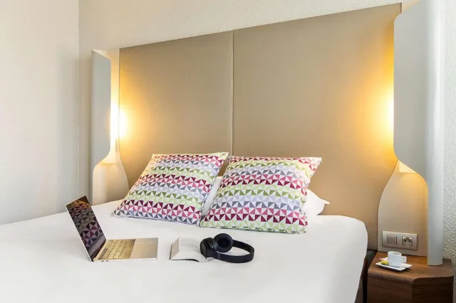 Room, Double Bed, CAMPANILE ARRAS - SAINT NICOLAS 8/10