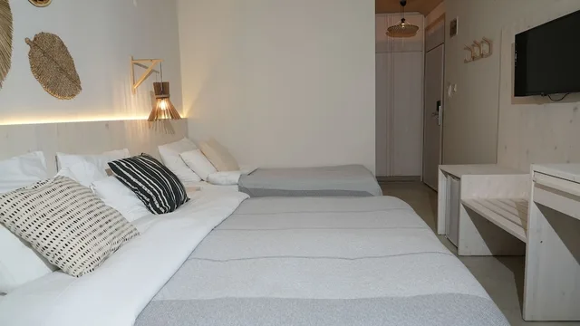 غرفة قياسية بسريرين منفصلين، Sun Hotel By En Vie Beach - Adults Only 3/5