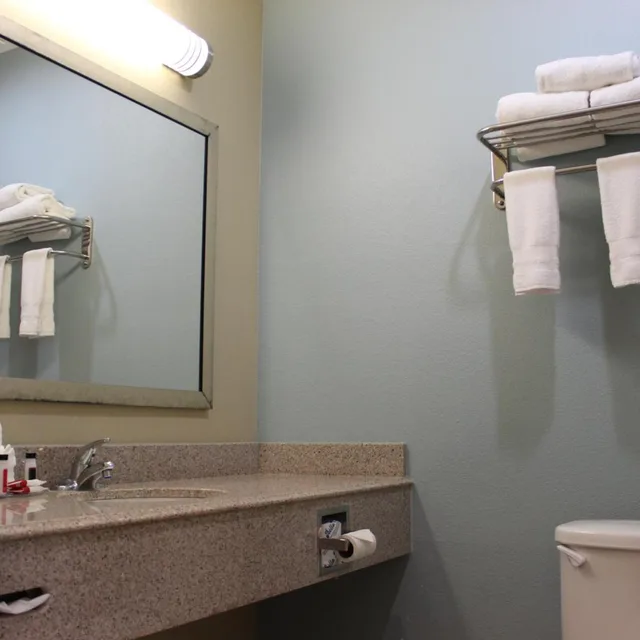 غرفة قياسية ثلاثية، Horizon Inn & Suites 3/3