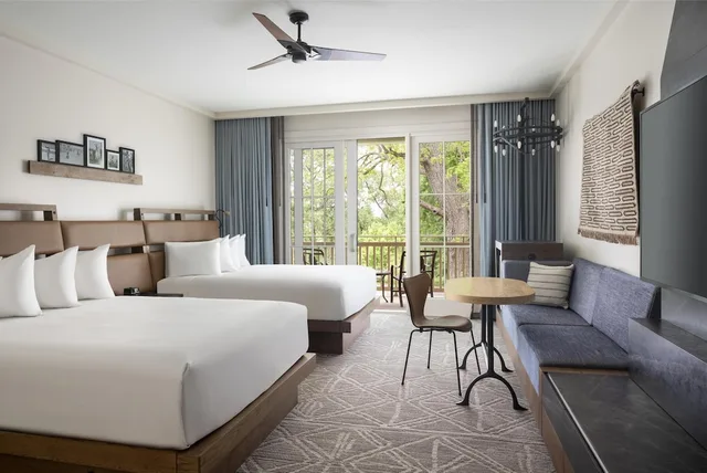 غرفة متصلة بسرير كينج وسريرين كوين، Hyatt Regency Lost Pines 2/3