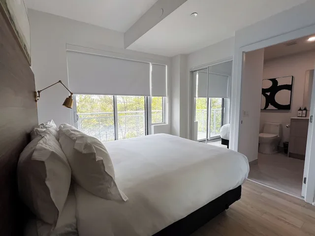 3 Bedrooms, Suite, 1 King and 2 Queen Beds, Resort View، Muskoka Bay Resort 2/3