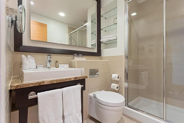 جناح تنفيذي ثلاثي بشرفة بغرفة نوم واحدة، Pestana Chelsea Bridge Hotel & Spa 8/10