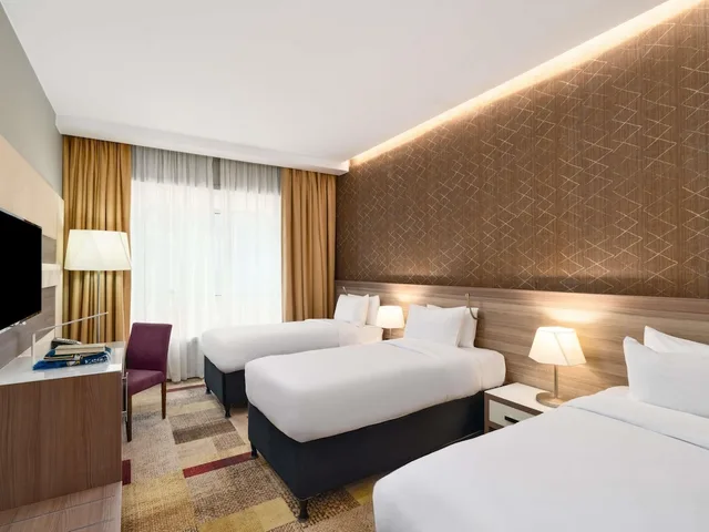 Classic, Triple, Double and Twin Beds, Mercure Makkah Aziziah 2/6