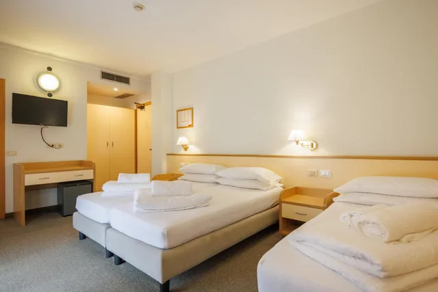 غرفة كلاسيكية بسرير مزدوج أو سريرين منفصلين، Club Hotel La Vela 2/5