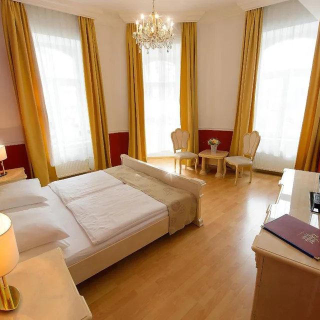 Theme, Superior, Double Bed، Hotel Urania 1/10