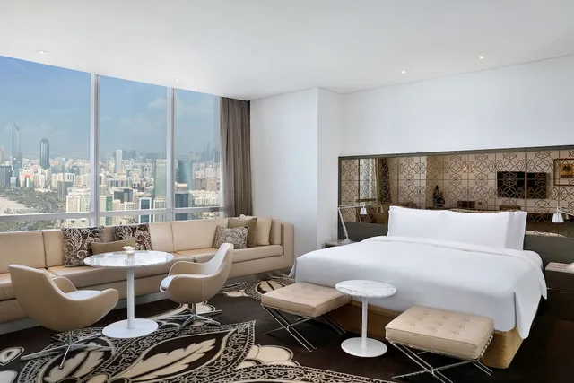 Tower, Suite, King Bed, Sea View، Conrad Abu Dhabi Etihad Towers 5/8