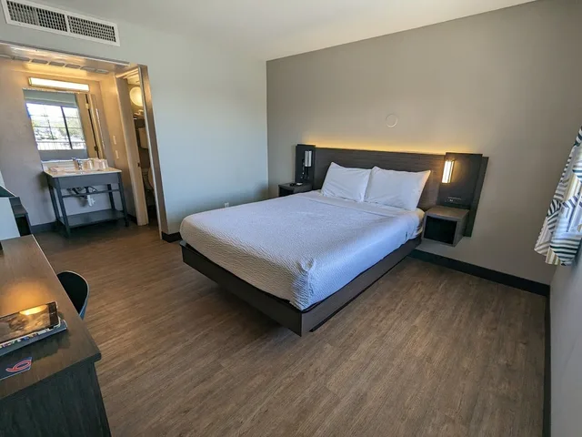 غرفة قياسية بسرير كوين، Motel6 Kingman, AZ - Route 66 East 2/10