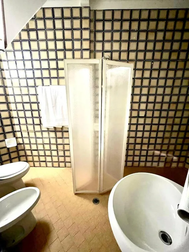 غرفة رباعية، Nazionale Hotel 8/9