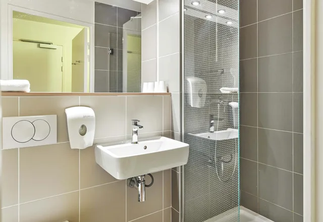 غرفة ثلاثية، B&B HOTEL Saint Witz Roissy 7/8