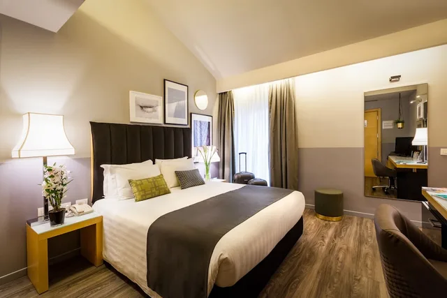 غرفة قياسية بسريرين منفصلين، Holiday Inn Milano Garibaldi Station 7/10