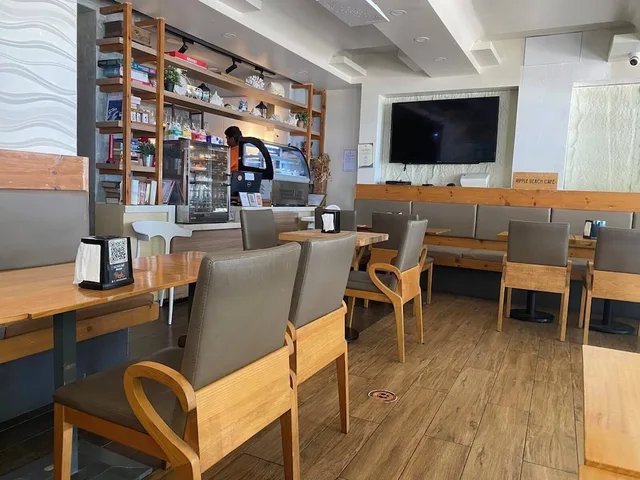Ripple Beach Inn، Male 40/50
