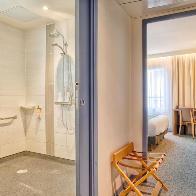 Room, Queen Bed, Accessible, Mercure Trouville Sur Mer 3/3