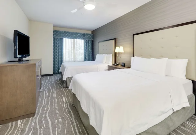 جناح بسرير كينج وسريرين كوين بغرفتي نوم مع أريكة بحوض استحمام لذوي الإعاقة، Homewood Suites By Hilton Dallas Allen 2/5