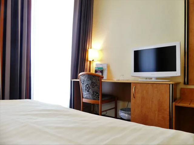 غرفة قياسية بسرير كوين، Hotel Boulevard Cologne 7/10