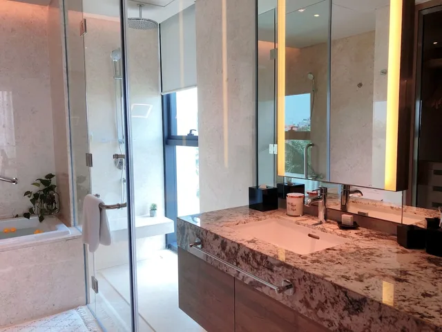 غرفة تنفيذية بسرير كينج وسريرين منفصلين بغرفتي نوم، Fraser Suites Hanoi 3/3