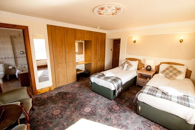 Standard, King Bed, Duke of Gordon 1/5