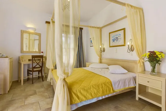 Honeymoon, Suite, Twin Beds, Mathios Village 2/10