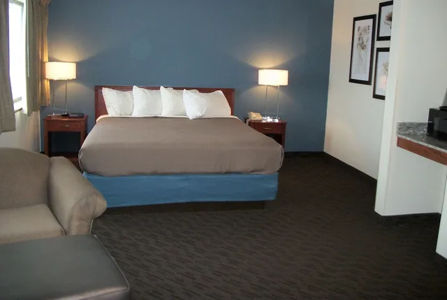 جناح كبير بسرير كينج، Americinn By Wyndham Beulah 1/2