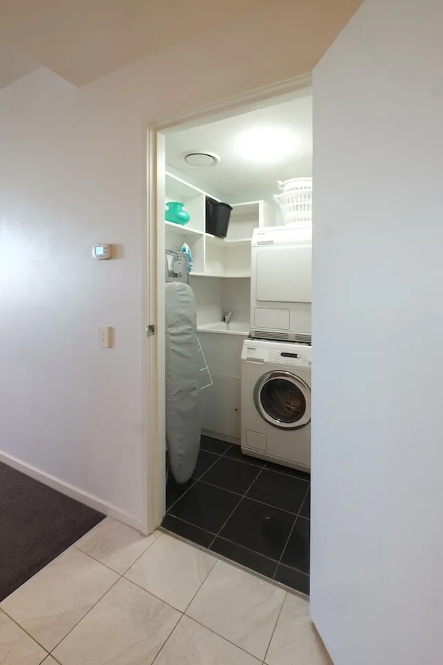 2 Bedrooms, Executive, Apartment, 2 Queen Beds, 2 Bathrooms, ACD Apartments 4/4
