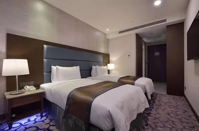 غرفة فاخرة بسريرين منفصلين، Royal Gold Hotel 4/4