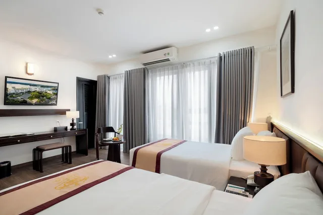 غرفة بريميير بسريرين منفصلين بإطلالة على الحديقة، Huong Giang Hotel 8/10