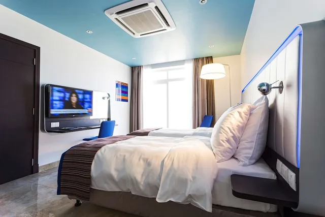 شاليه بسريرين منفصلين بشرفة بغرفة نوم واحدة، Park Inn by Radisson Hotel and Residence Duqm 1/6