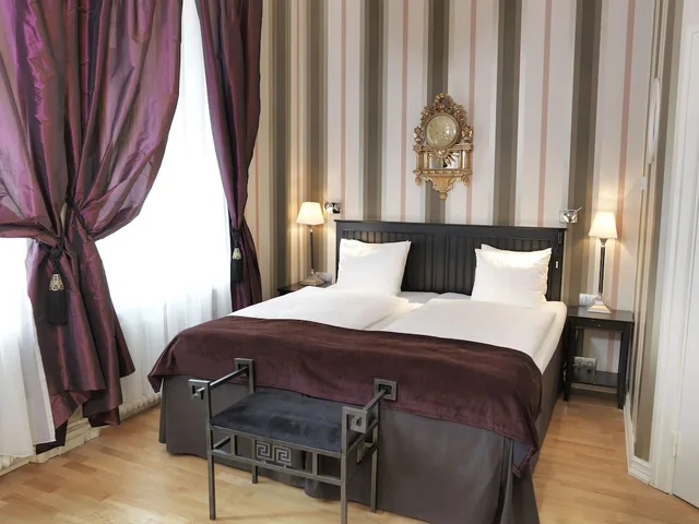 غرفة ديلوكس بسرير كوين، Hotel Kung Carl, Worldhotels Crafted 3/8