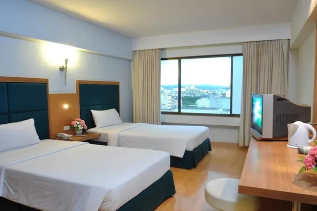 غرفة بسريرين منفصلين، MAYFLOWER GRANDE HOTEL HAT YAI 1/2