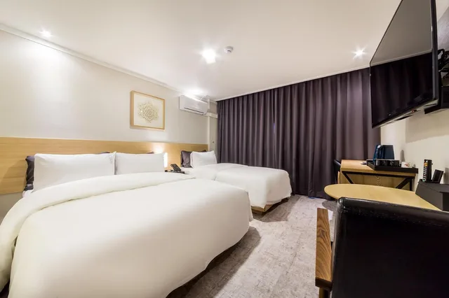 غرفة بسريرين منفصلين، Pyeongtaek Stay Hotel 8/10