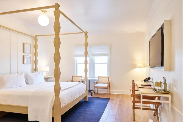 Standard, King Bed, The Lake House on Canandaigua 2/5