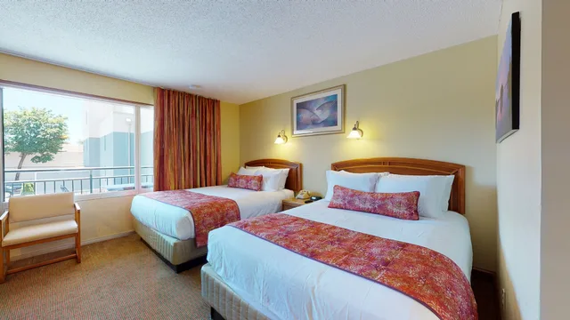 غرفة قياسية بسريرين كوين، Surfside On The Lake 1/3