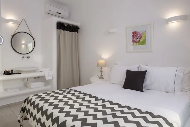 Residence, 2 King Beds, Outdoor Jetted Tub, Sofa، Colours Of Mykonos 1/8