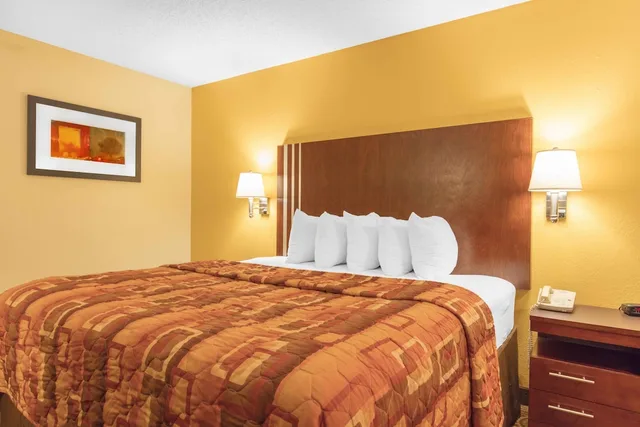 غرفة قياسية بسرير كينج، Motel6 Little Rock, AR - Airport 8/10