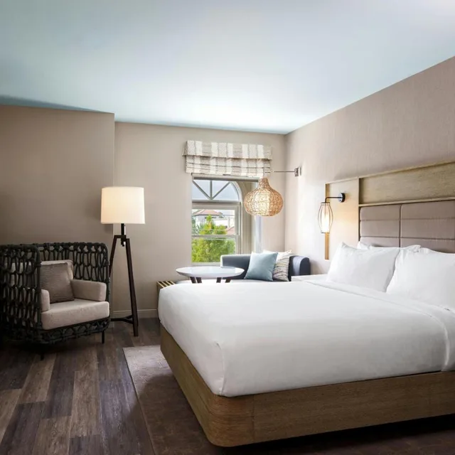 غرفة بسرير كينج، Renaissance St Augustine Historic Downtown Hotel 1/6