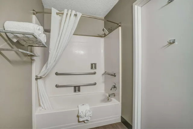 Room, 2 Queen Beds, Accessible, Motel6 Bethel, CT - Danbury 6/7