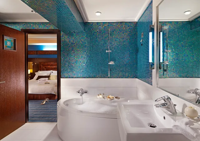 جناح جونيور بسرير كينج، Crowne Plaza Athens City Centre 2/3