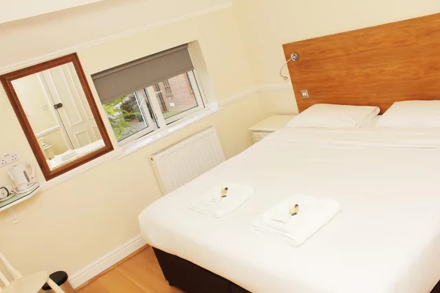 غرفة اقتصادية ثلاثية، Gidea Park Hotel 2/10